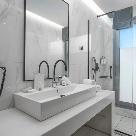 Hotel Adrina Grand